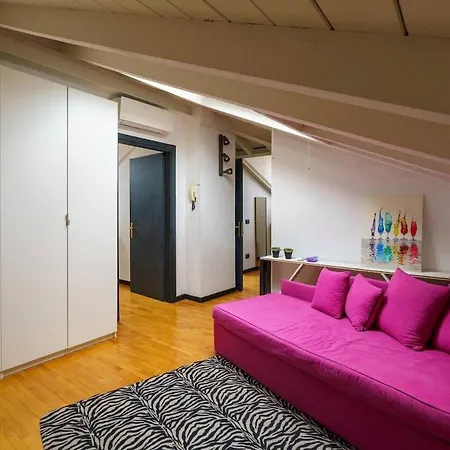 Elegante Mansarda Vicino Al Centro Apartmán Brescia